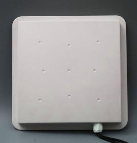 2.4G RFID считыватель для домашнего обучения крупного рогатого скота и овец Интеллектуальный считыватель ушных бирок с активным позиционированием для животноводства
